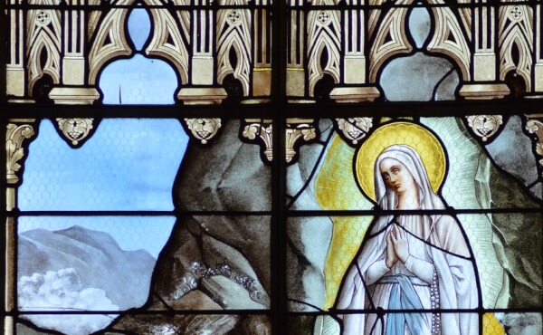 Prière à ND de Lourdes pour demander la Paix dans le monde